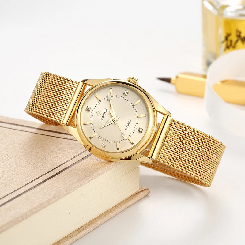 Reloj de Lujo WWOOR Oro con Diamantes - Elegancia Sofisticada