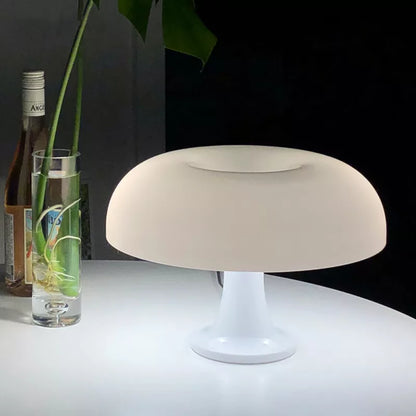 Lámpara de Mesa LED de Diseño de Italia - ¡Iluminación moderna y elegante!