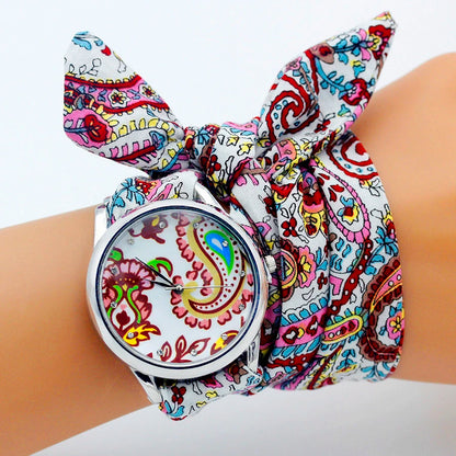 Reloj de Tela de Flores Shsby: Elegancia Floral