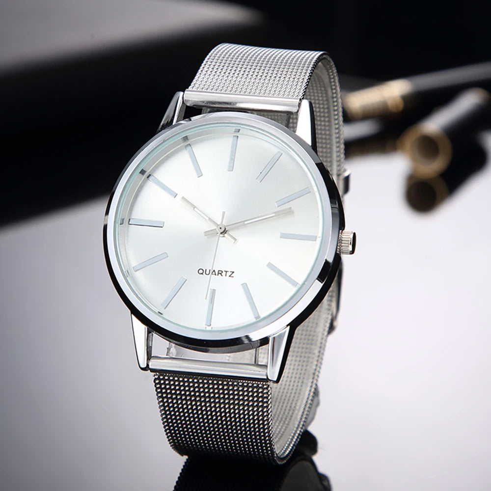 Reloj de Cuero Transpirable para Mujer en Acero Inoxidable - Estilo Minimalista 2023