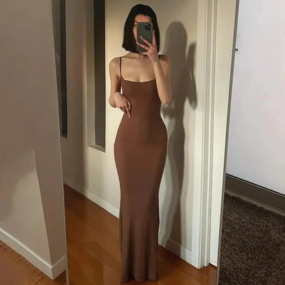 Vestido Maxi de Satén y Espalda Descubierta - Elegante y Sexy.