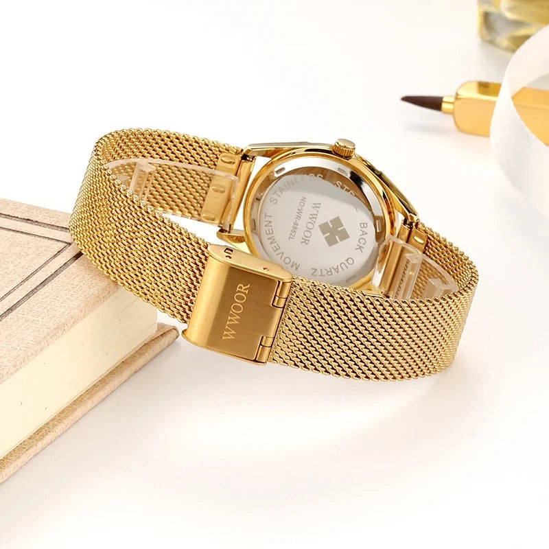 Reloj de Lujo WWOOR Oro con Diamantes - Elegancia Sofisticada