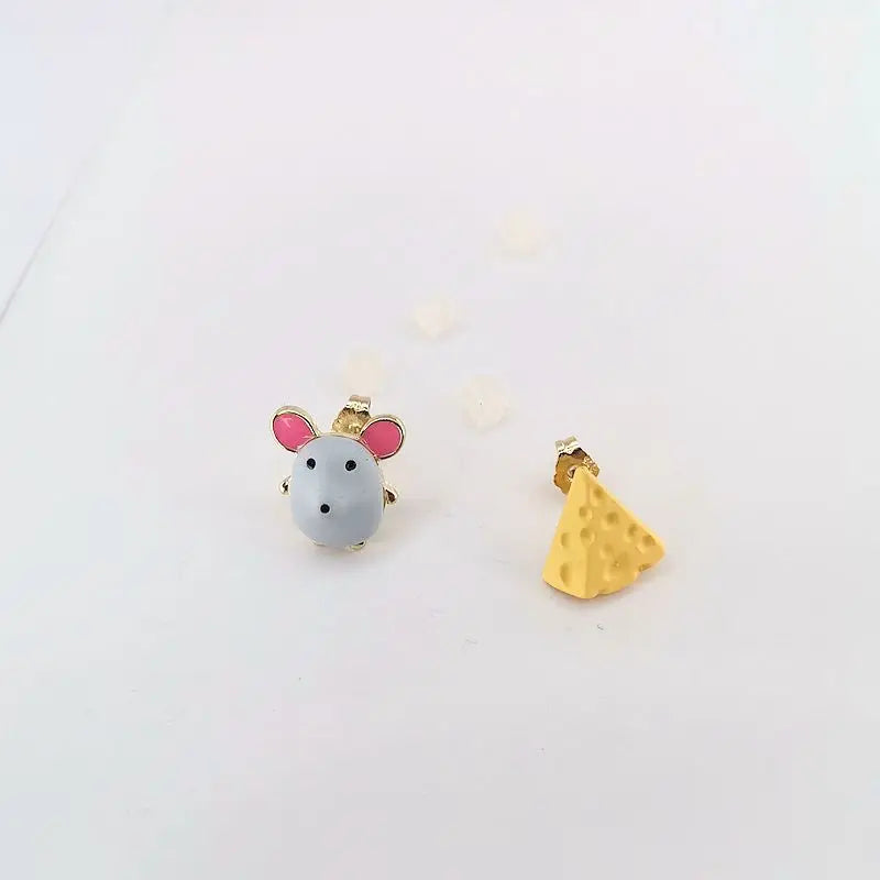 Pendientes Asimétricos Ratón con Queso: Elegancia Única 🐭🧀