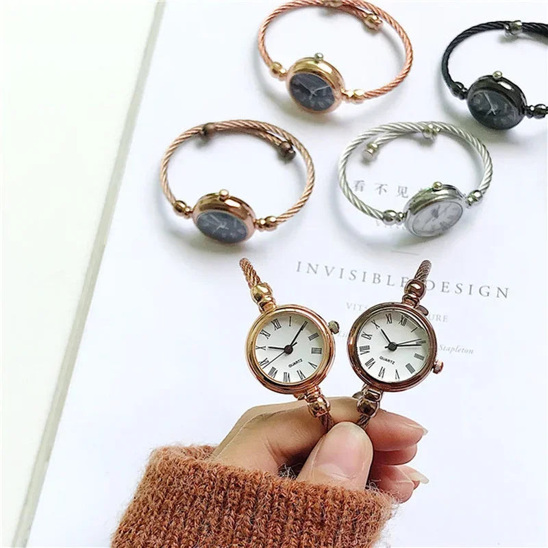 Reloj Pulsera de Lujo en Acero Inoxidable con Brazalete de Oro - Small Clock