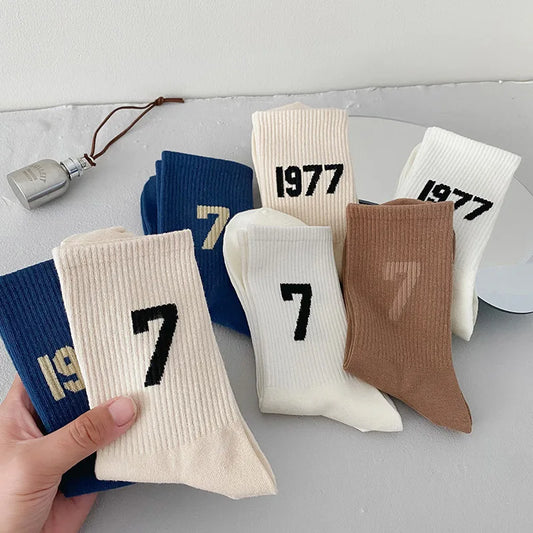 4PCS New 1977 Sock Sports Skateboard Leisure Sock European hip-hop Fashion Personality Male Alphabet Socks Couple socks