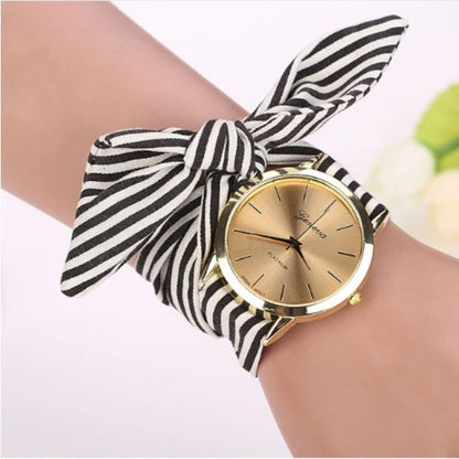 Reloj de Pulsera de Tela MOONBIFFY - Estilo Floral y Personalizado