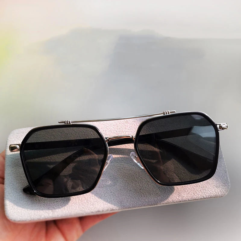 Gafas de Sol Inteligentes Fotocromáticas MOONBIFFY: ¡Estilo Vintage con Protección 24/7! 🌟