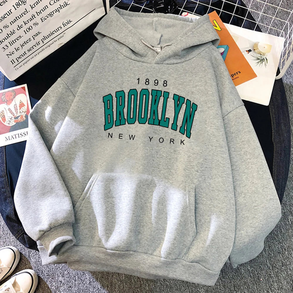 Sudadera con Capucha 1898 Brooklyn New York Estampada para Mujer - Moda Urbana Creativa