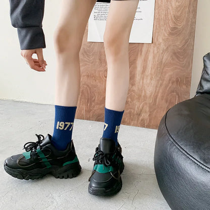 4PCS New 1977 Sock Sports Skateboard Leisure Sock European hip-hop Fashion Personality Male Alphabet Socks Couple socks