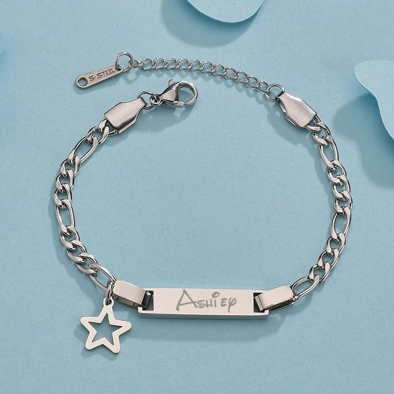 Pulsera Personalizada para Bebé: Vínculo Eterno y Elegancia Familiar.