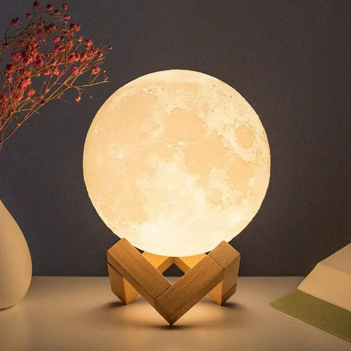 Lámpara de Luna LED 8cm con Soporte: ¡Ilumina tu Cuarto! 🌟