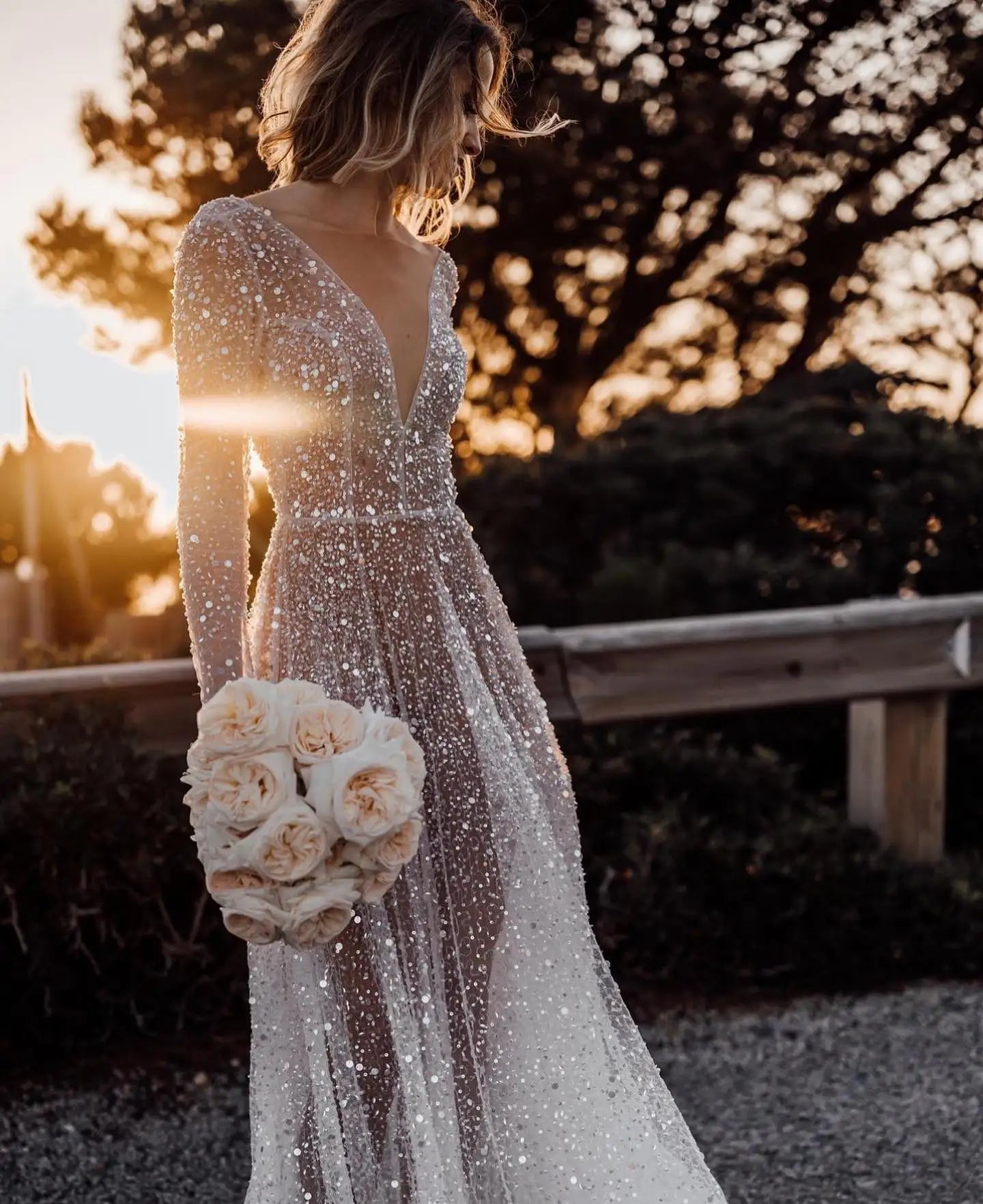 Vestido de Novia con Mangas Largas de Encaje y Escote en V de Rode De Morrie