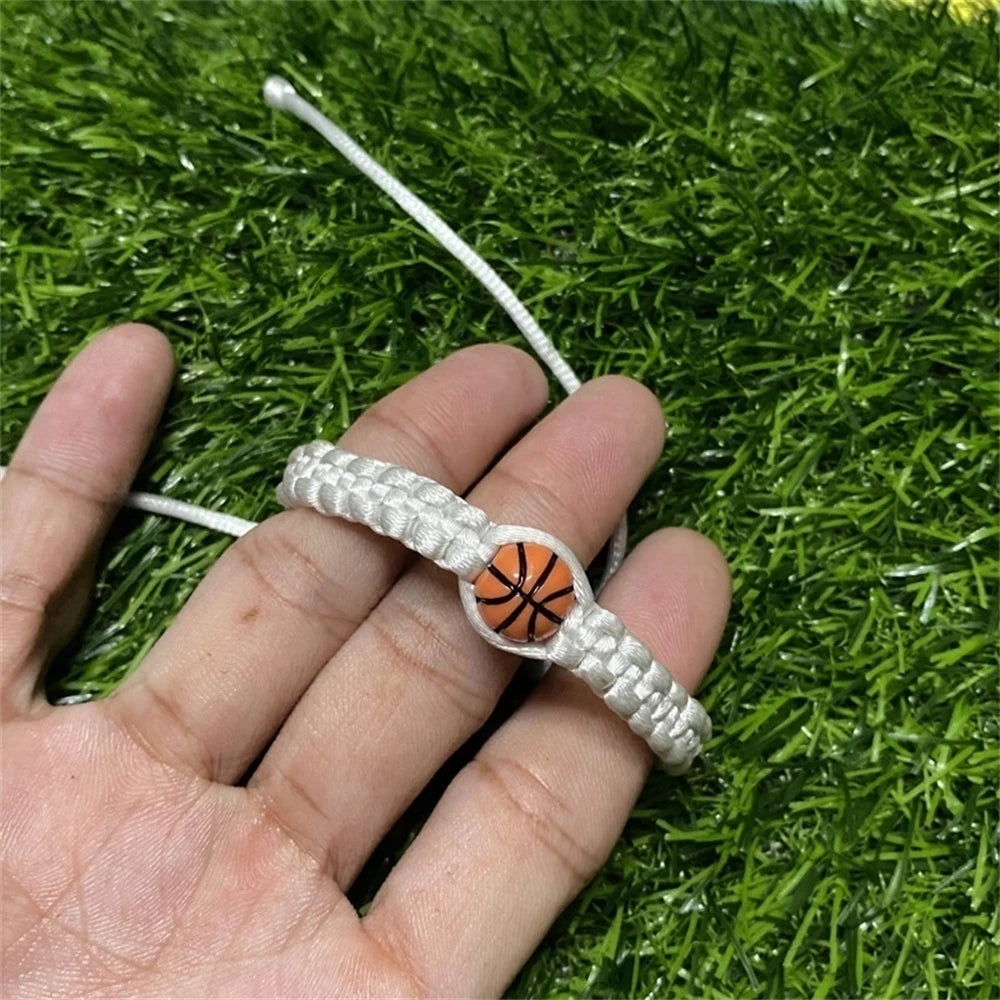 Pulsera Tejida a Mano de Baloncesto y Fútbol: Estilo Deportivo Ajustable