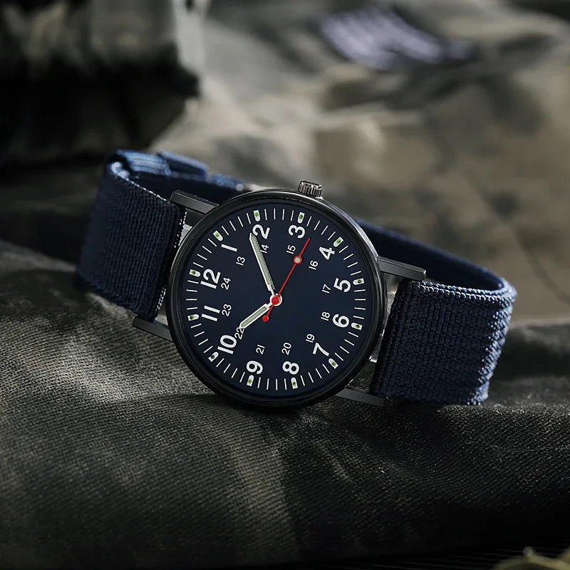 Reloj Militar MOONBIFFY: Estilo, Funcionalidad y Resistencia al Agua 🌟