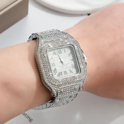 Reloj UTHAI L77: Lujo y Elegancia en Oro con Diamantes Brillantes