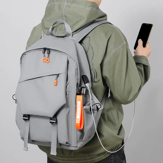 Mochila de Hombre de Lujo con USB y Revestimiento Impermeable