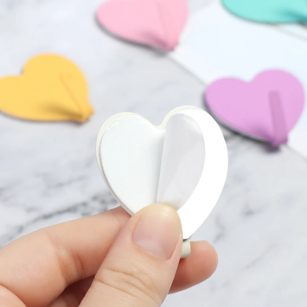 1pc Metal Heart-shaped Cartoon Chef Shape Strong Adhesive Paste Wall Bearing Kitchen Hook No Trace Waterproof Bathroom Supplies